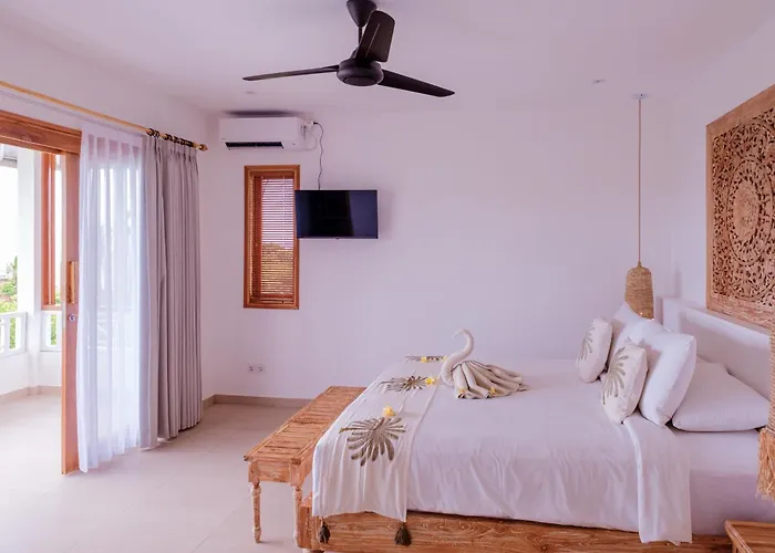 Aparthotel Bukit Adi 4*